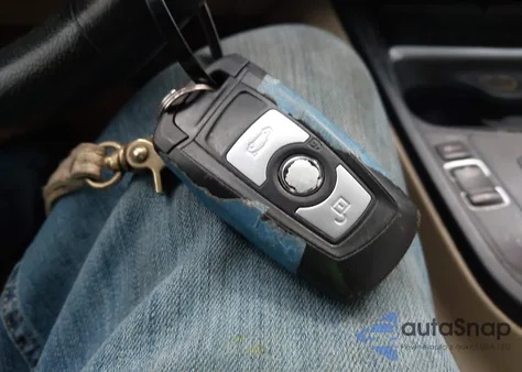 2015 BMW 328I xDrive z USA, uszkodzony, nr VIN WBA3B5C59FP654505